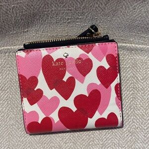 kate spade Heart-Print Compact Wallet in Red and Pink
